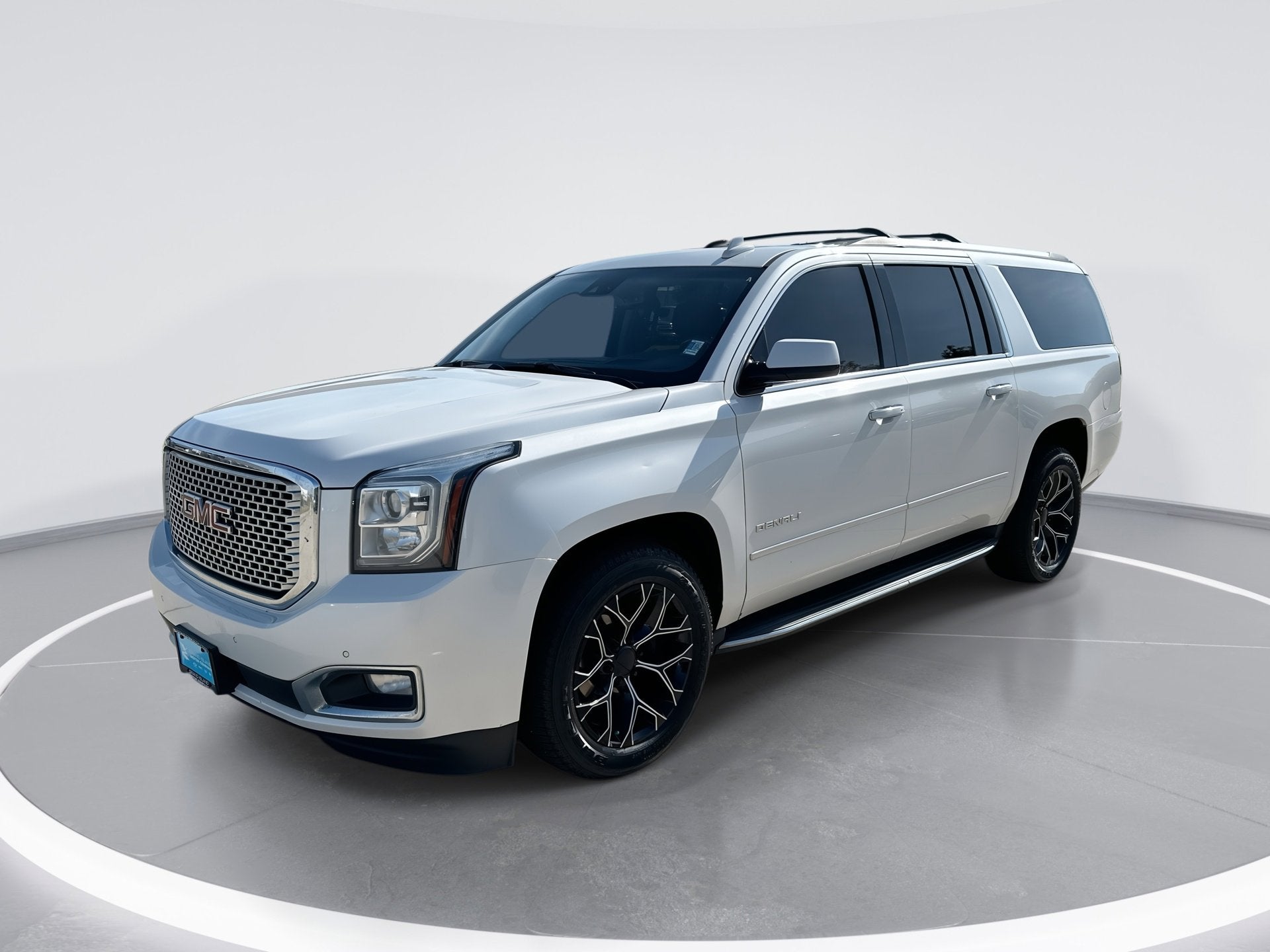 2017 GMC Yukon XL Denali in White Frost Tricoat — front three-quarter view