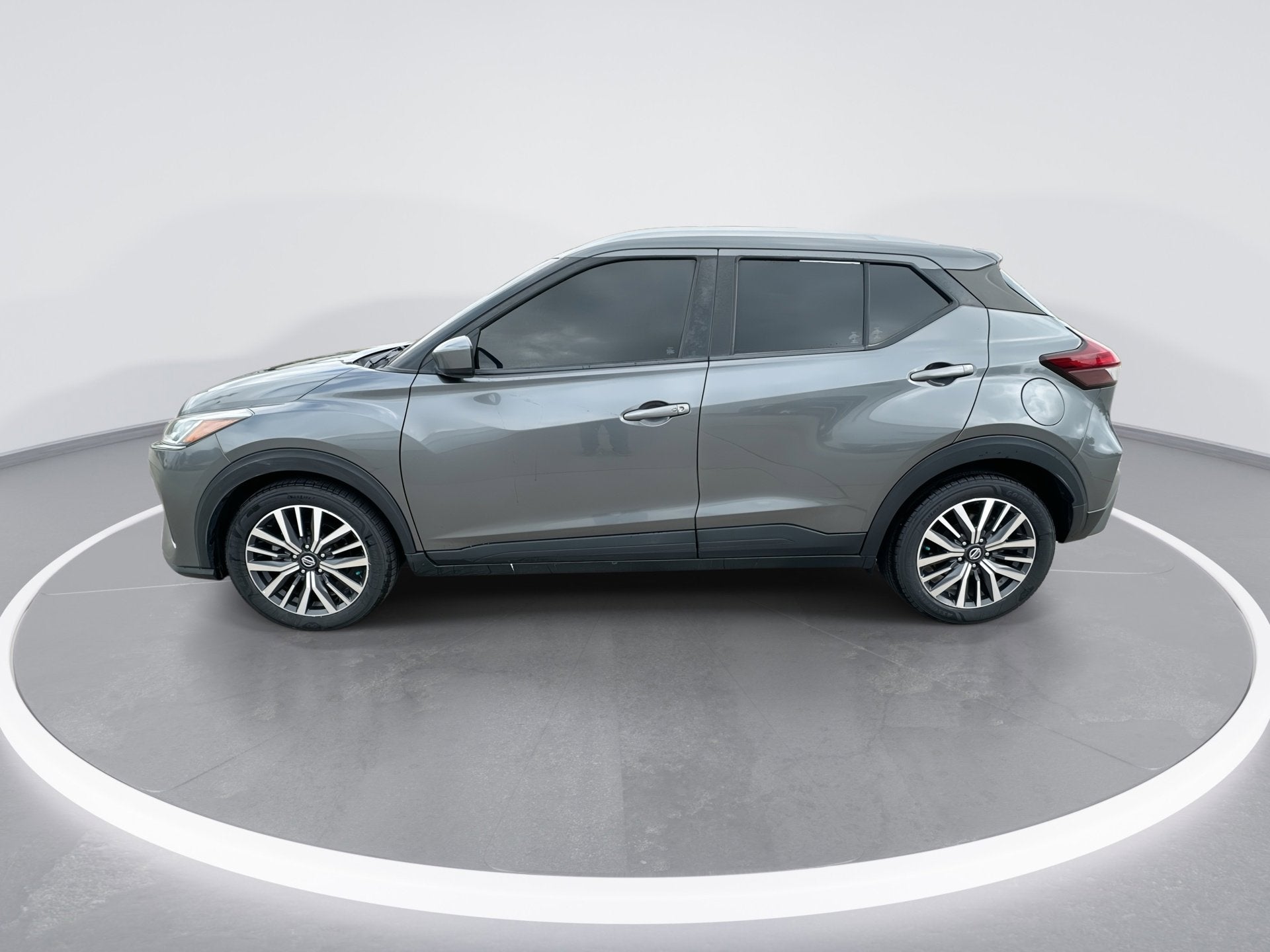 2021 Nissan Kicks — detail view