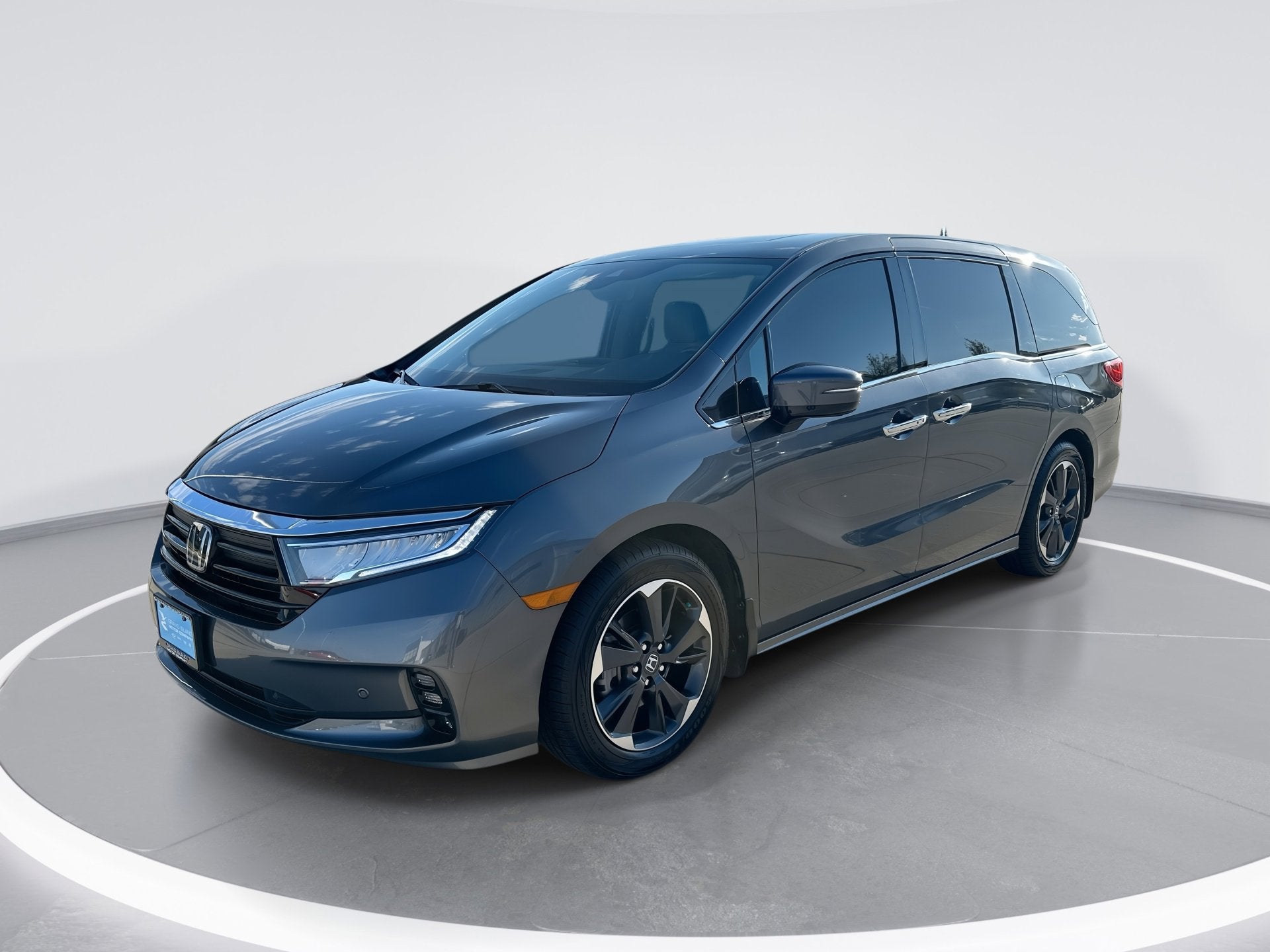 2024 Honda Odyssey Elite in Gray — front three-quarter view
